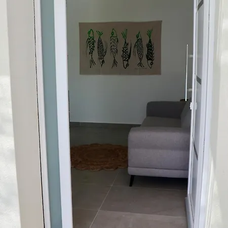 Zagara Modern With Pool 라스카리